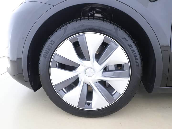 Фото 8 - Tesla Model Y