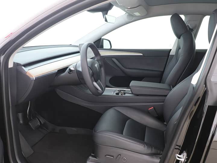 Фото 9 - Tesla Model Y