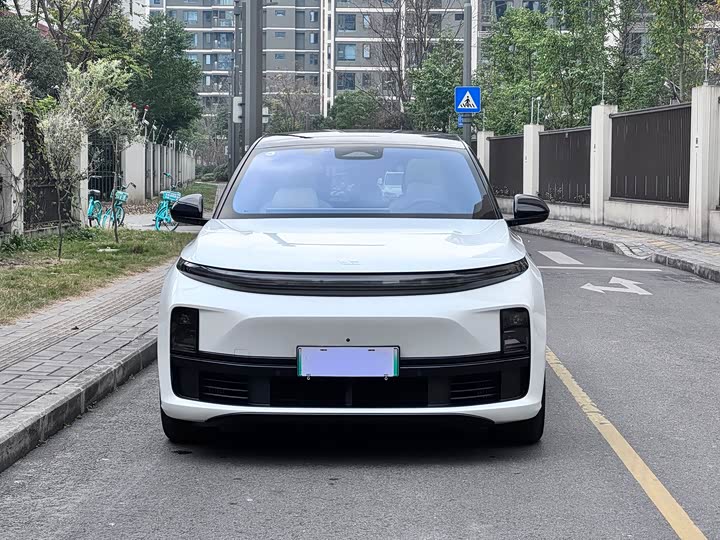 Фото 2 - LiXiang L7