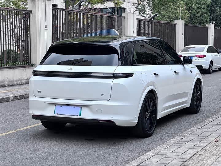 Фото 8 - LiXiang L7