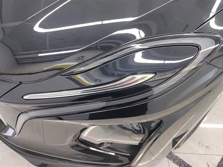 Фото 5 - Hongqi E-QM5