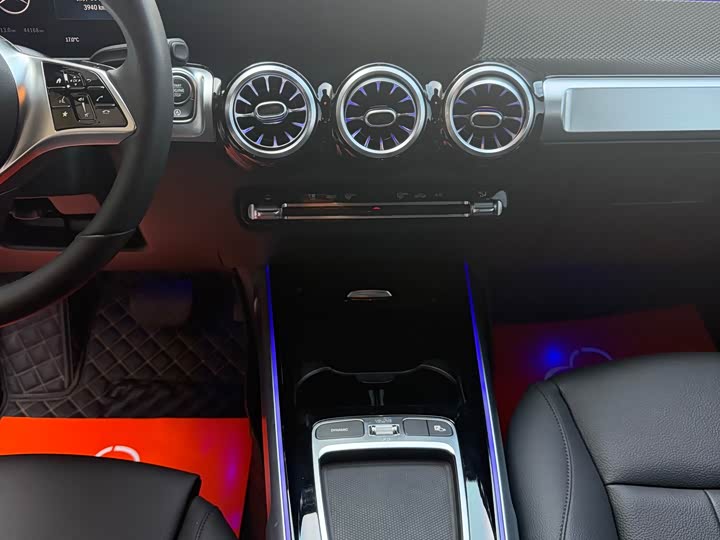 Фото 7 - Mercedes-Benz GLB-Class