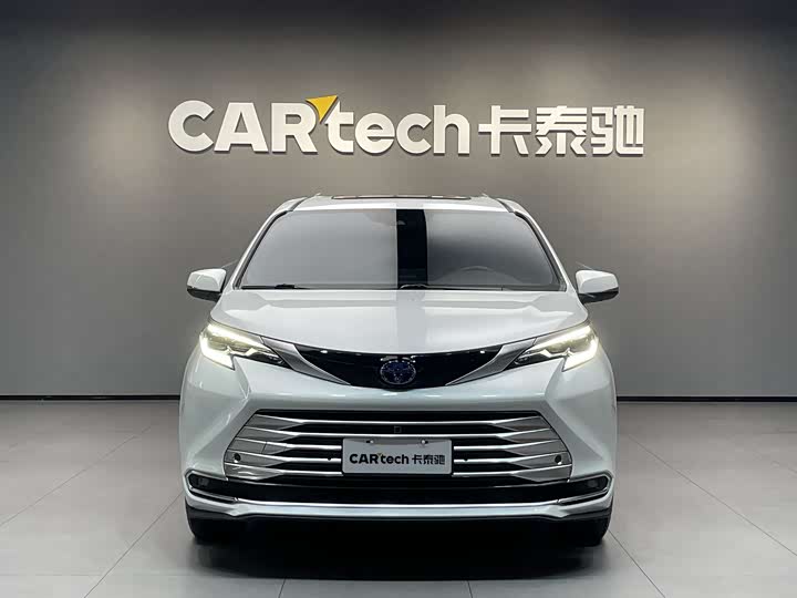 Фото 2 - Toyota Sienna