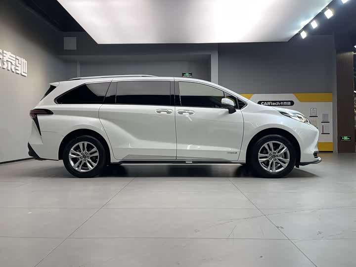 Фото 5 - Toyota Sienna