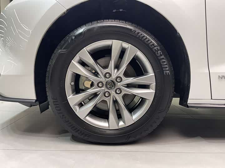 Фото 8 - Toyota Sienna