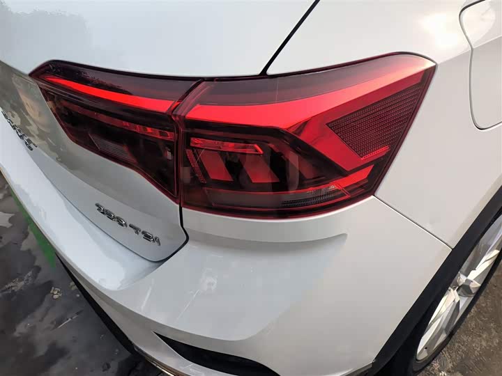 Фото 8 - Volkswagen T-Roc