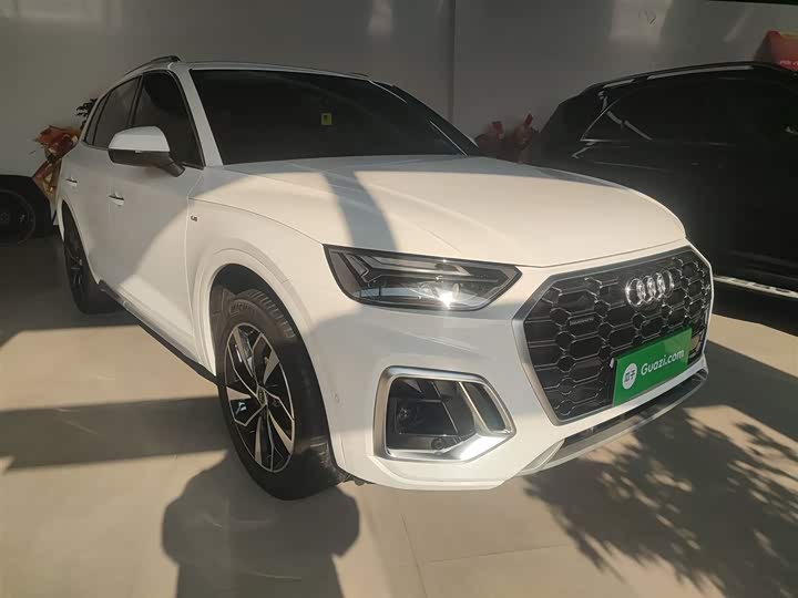 Фото 4 - Audi Q5L