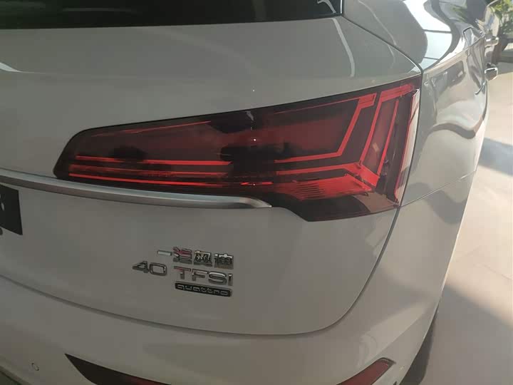Фото 8 - Audi Q5L