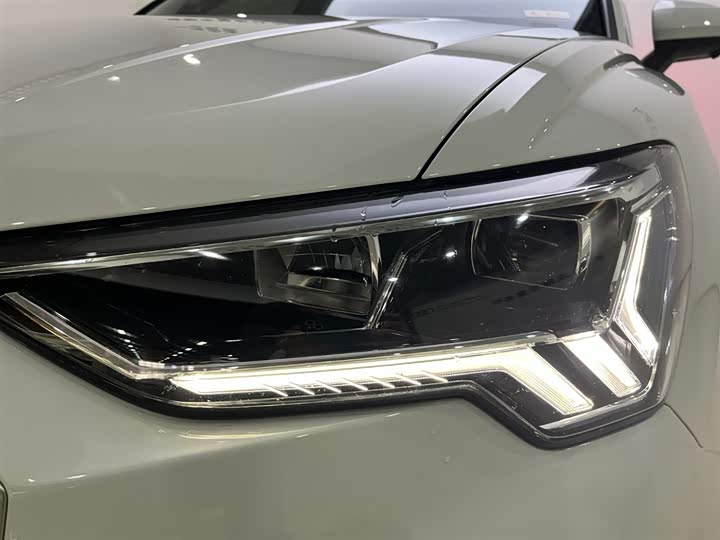 Фото 6 - Audi Q3