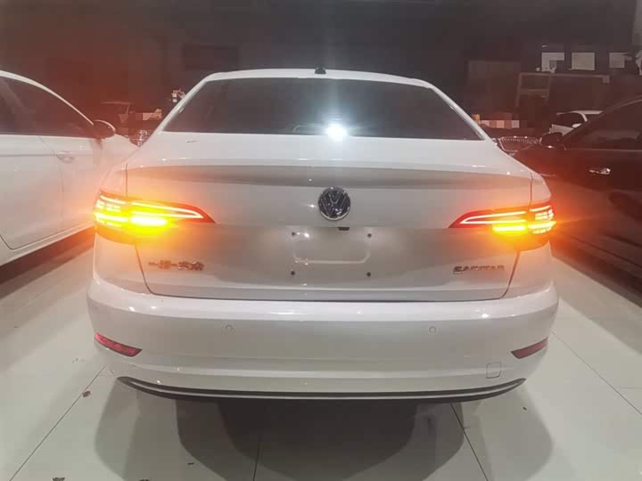 Фото 6 - Volkswagen Sagitar L