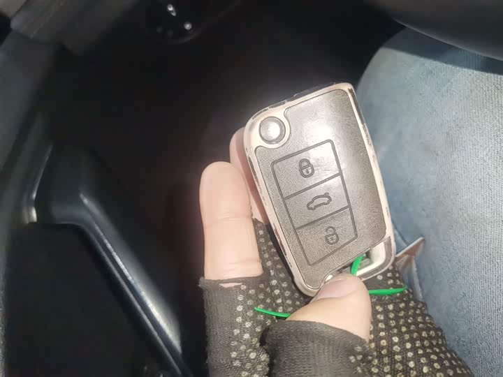 Фото 9 - Volkswagen Sagitar L