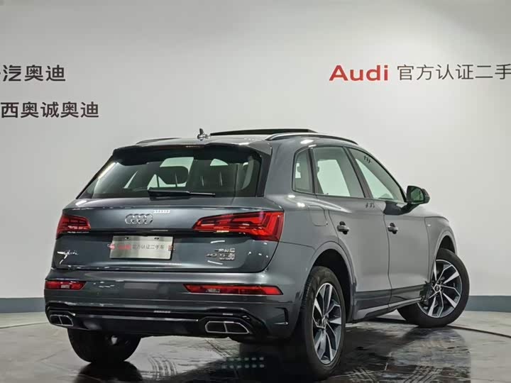 Фото 4 - Audi Q5L