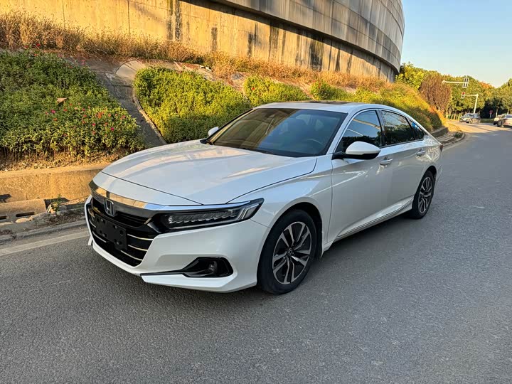 Фото 1 - Honda Accord