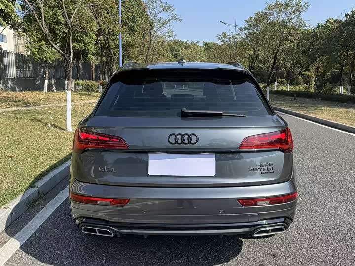 Фото 8 - Audi Q5L