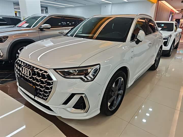 Фото 1 - Audi Q3