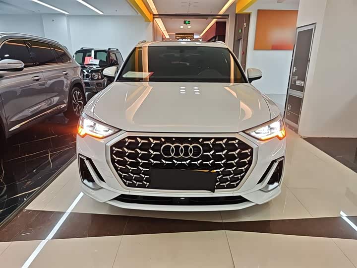 Фото 3 - Audi Q3