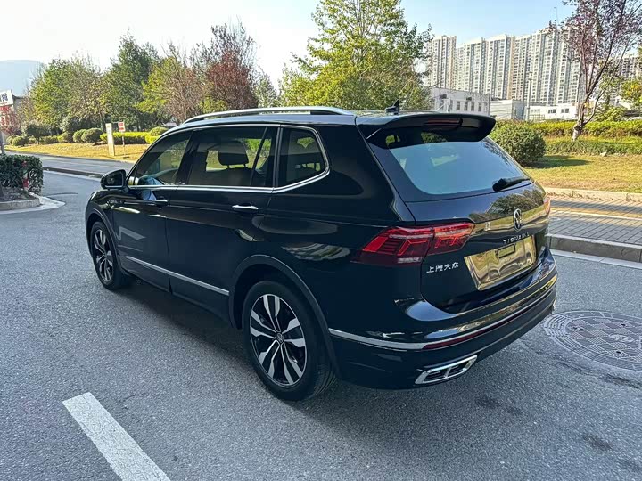 Фото 4 - Volkswagen Tiguan L Pro