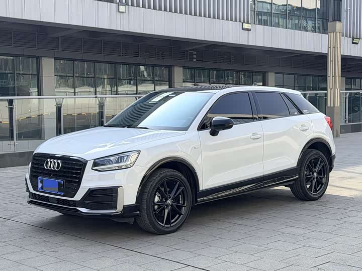 Фото 1 - Audi Q2L