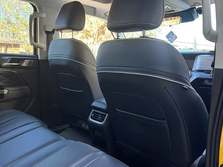 Фото 4 - Tank 300