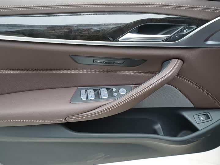 Фото 5 - BMW 5 Series