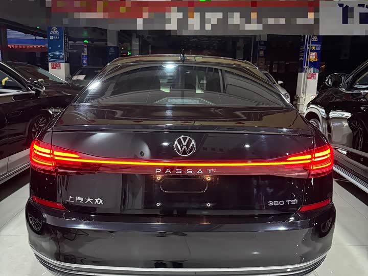 Фото 7 - Volkswagen Passat