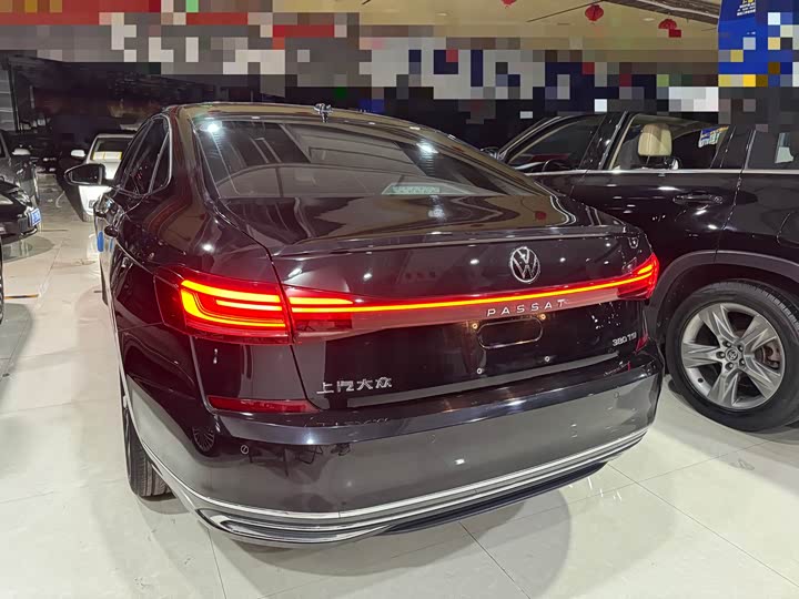 Фото 8 - Volkswagen Passat