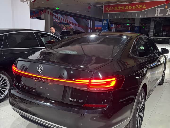 Фото 9 - Volkswagen Passat