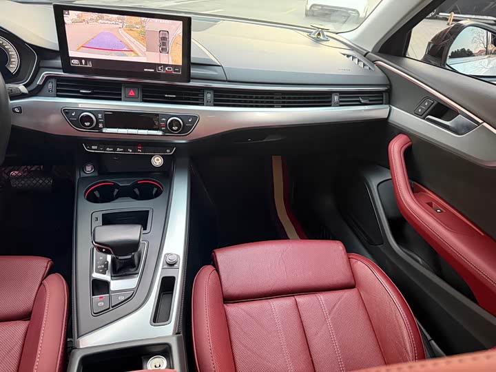 Фото 8 - Audi A4L