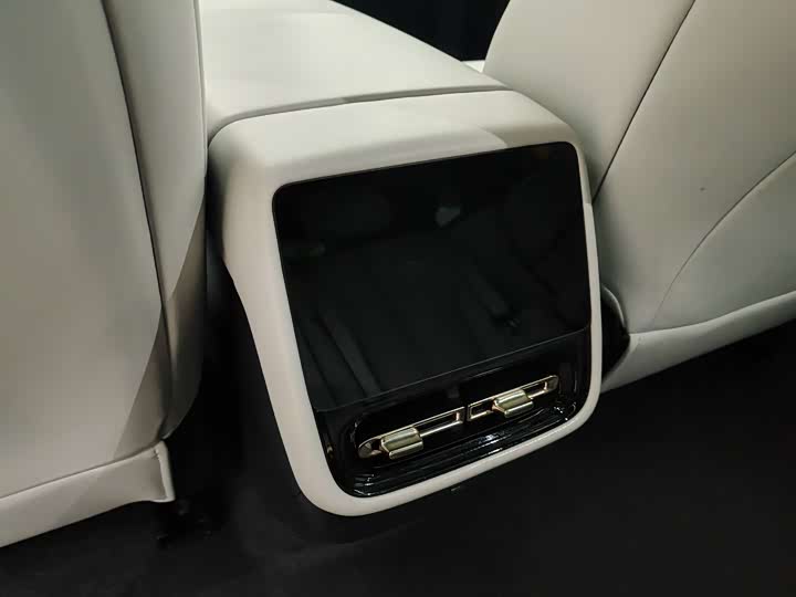 Фото 9 - XPeng F57