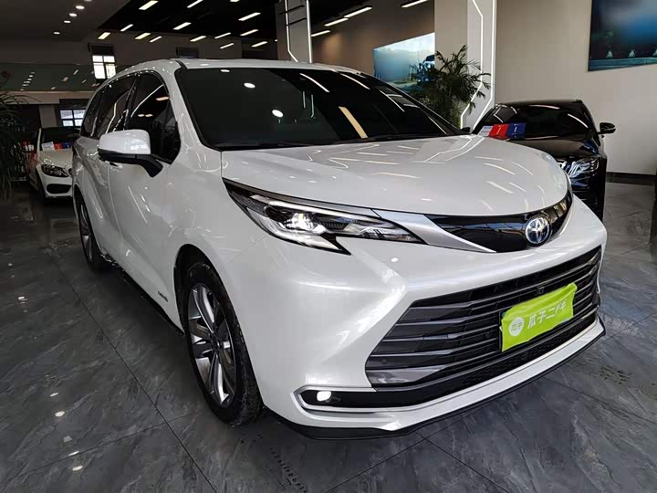 Фото 4 - Toyota Sienna