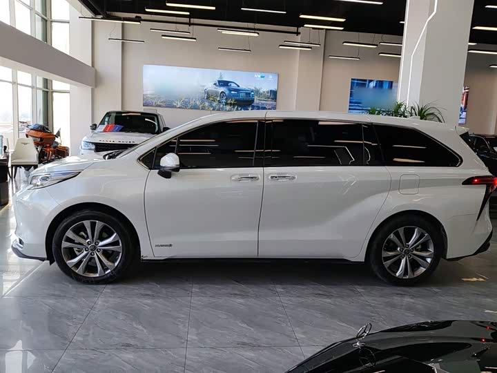 Фото 5 - Toyota Sienna