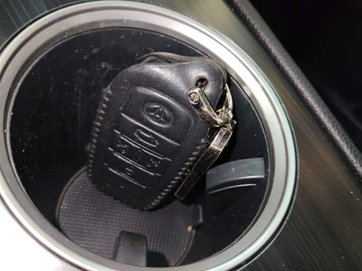 Фото 9 - Toyota Sienna