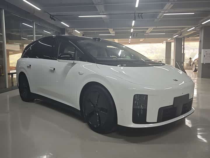 Фото 3 - LiXiang i8