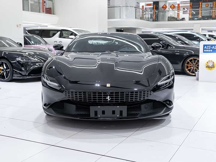 Фото 2 - Ferrari Roma