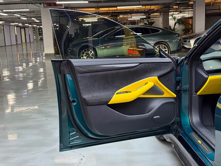 Фото 6 - Xiaomi SU7 Ultra