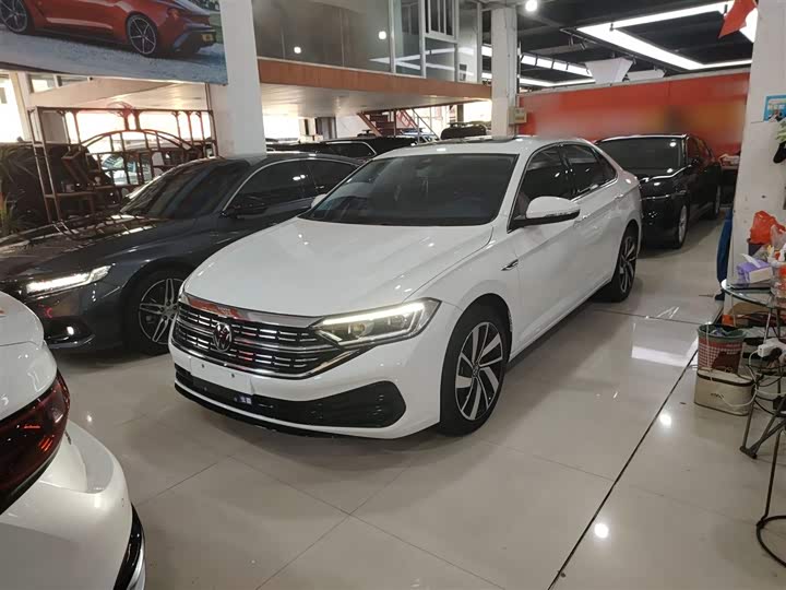 Фото 2 - Volkswagen Sagitar L
