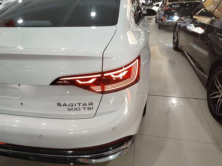 Фото 8 - Volkswagen Sagitar L