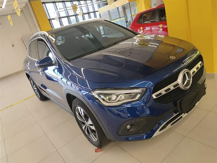 Фото 4 - Mercedes-Benz GLA-Class