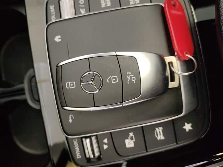 Фото 9 - Mercedes-Benz GLA-Class