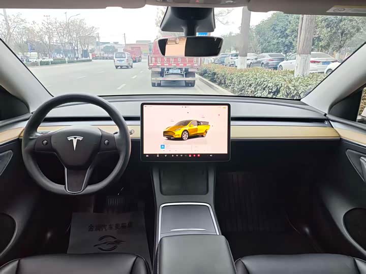 Фото 8 - Tesla Model Y