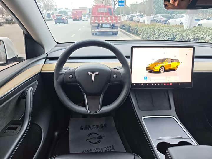 Фото 9 - Tesla Model Y