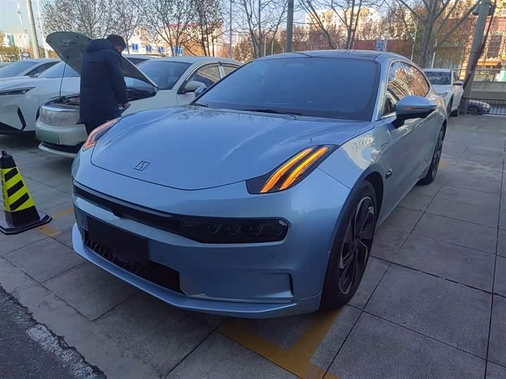 Фото 1 - Zeekr 001