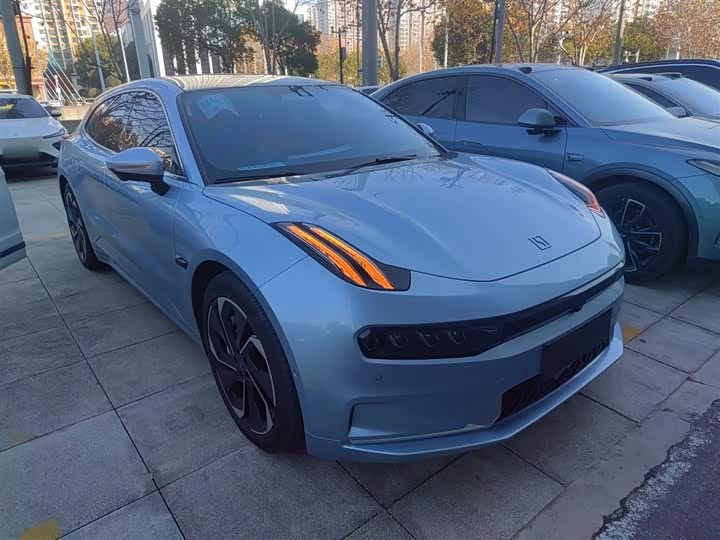 Фото 4 - Zeekr 001