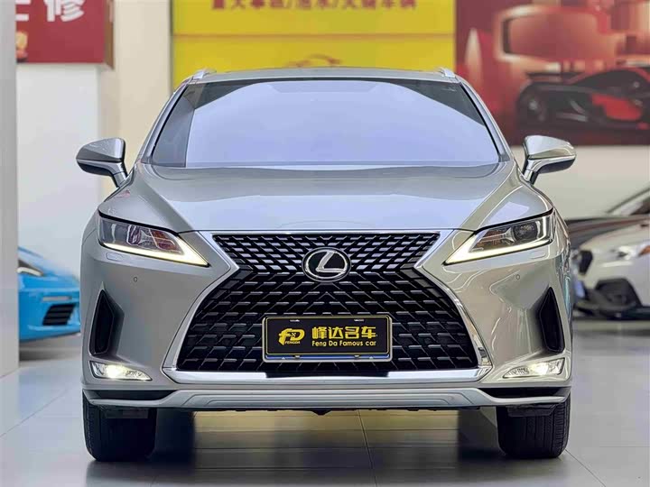 Фото 3 - Lexus RX