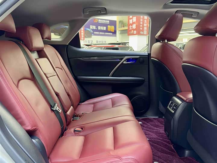 Фото 6 - Lexus RX