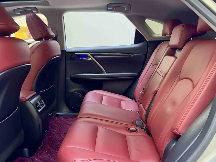 Фото 7 - Lexus RX