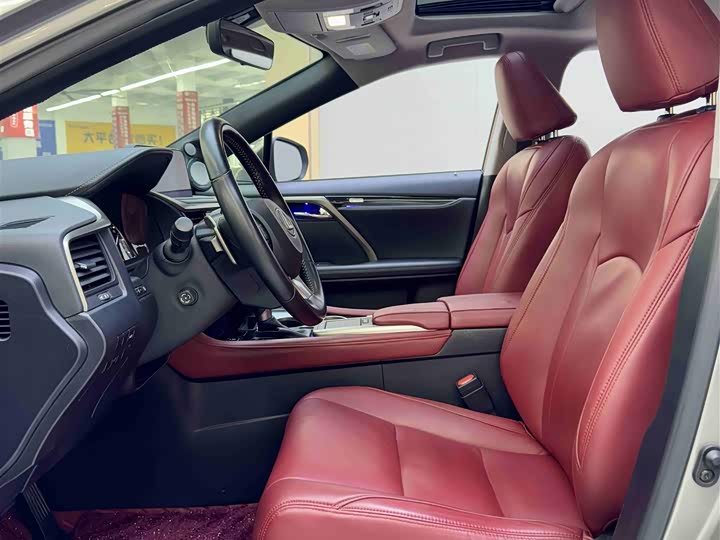 Фото 8 - Lexus RX