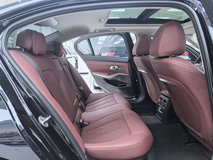 Фото 9 - BMW 3 Series