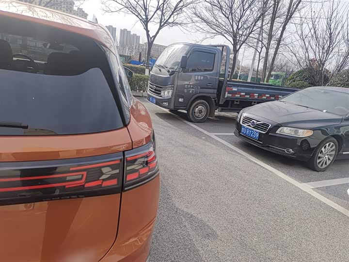 Фото 8 - Volkswagen ID.6 Crozz