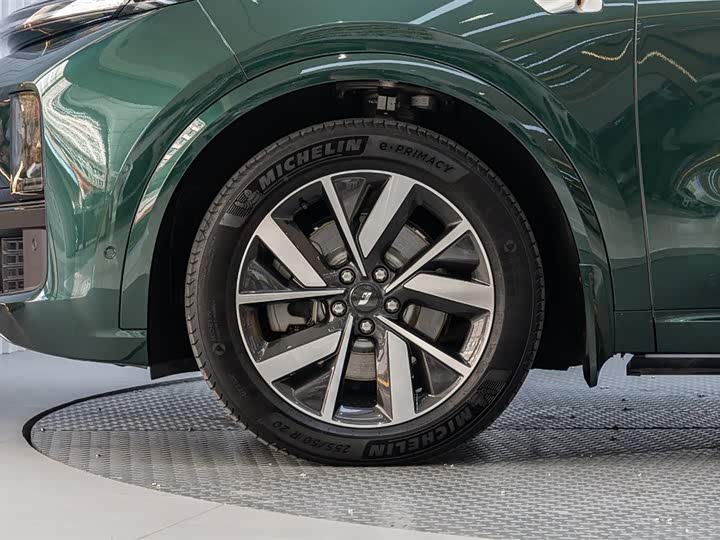 Фото 8 - LiXiang L8